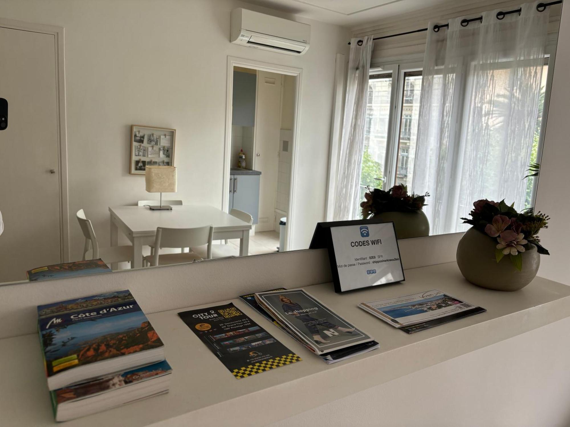 Bel Appartement De Gill Centre Ville نيس المظهر الخارجي الصورة